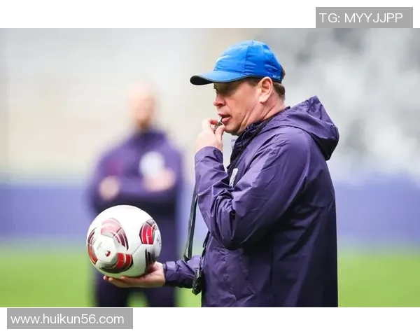 深入分析深圳足球队的控制打法及其战术理念与实践效果 深入分析深圳足球队的控制打法及其战术理念与实践效果