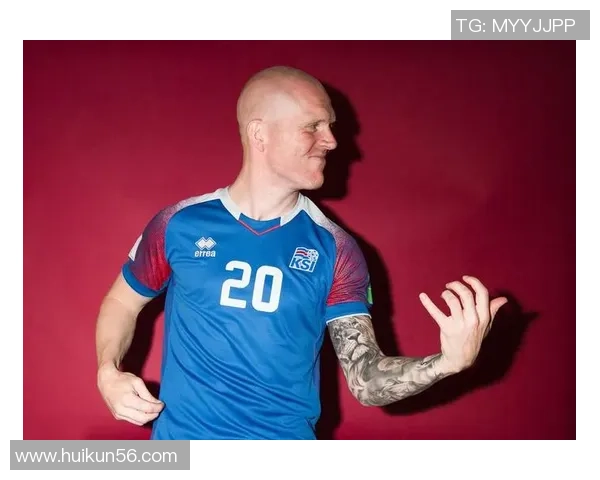 足球明星化妆大爷视频引发热议网友纷纷模仿挑战趣味十足