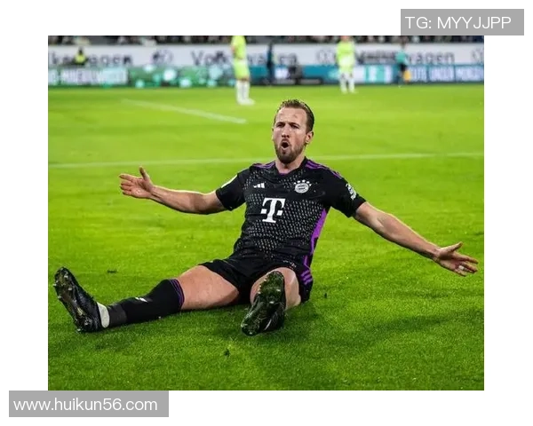 足球明星时尚穿搭展现拜仁魅力引领潮流风尚