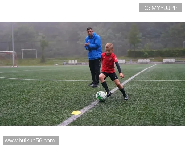 足球明星飞镖高清图片展示让你领略运动与艺术的完美结合